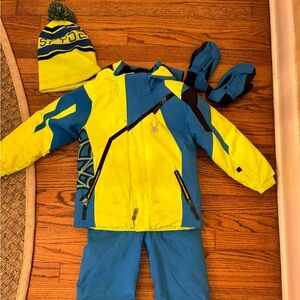Boys size 5 Spyder brand ski bib, jacket, gloves and hat